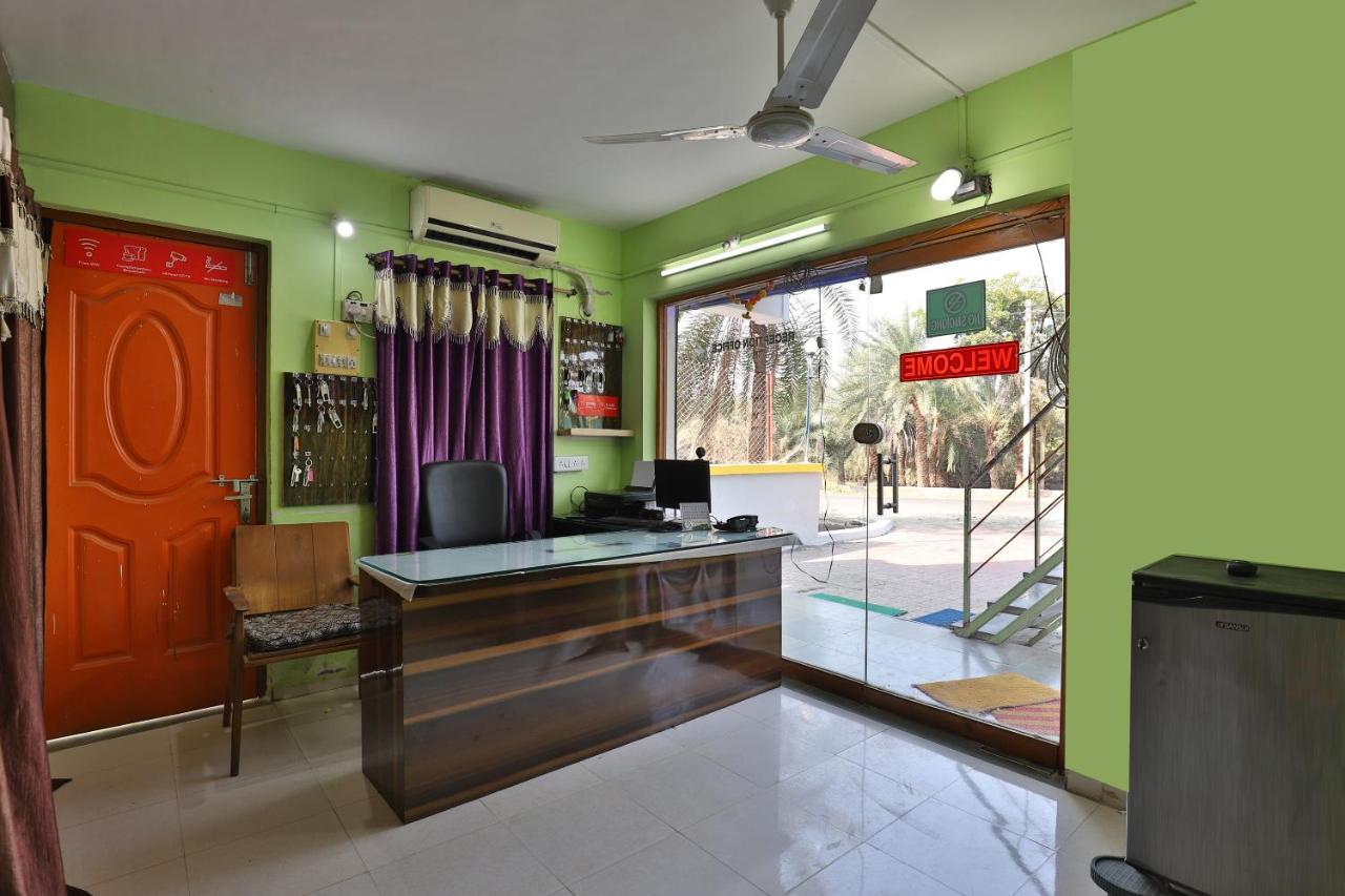 Oyo 24833 Hotel Silver Daman Eksteriør bilde
